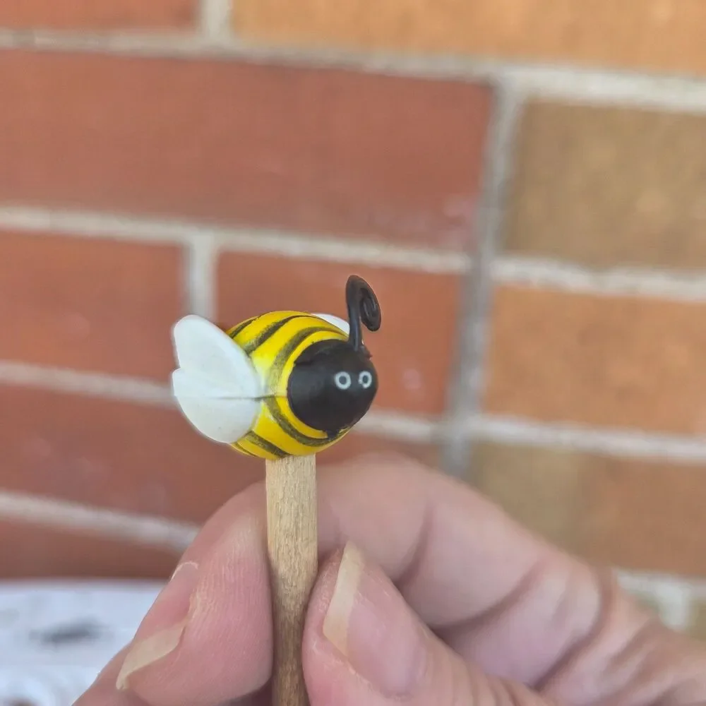 Honey Miel Ceramic Beehive Honey Pot Bee Dipper Lid Cottagecore 3.25
